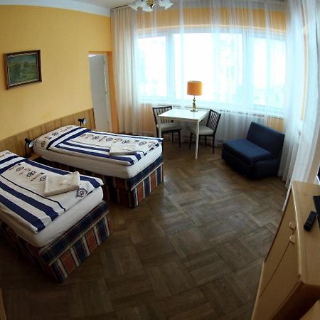 Penzion Moravia ออลอโมตซ์ ภายนอก รูปภาพ