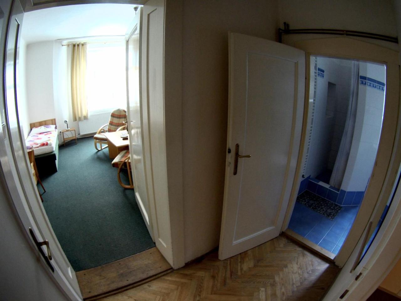 Penzion Moravia ออลอโมตซ์ ภายนอก รูปภาพ