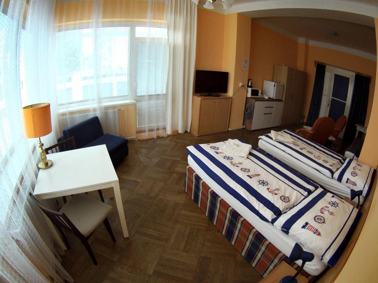Penzion Moravia ออลอโมตซ์ ภายนอก รูปภาพ